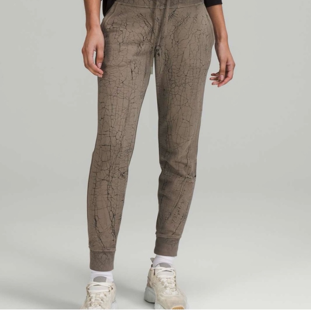 Lululemon Warm Down Jogger 7/8 Length Thread Dye Rover Black Colour Size 12